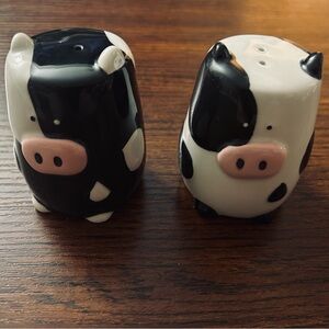 Vintage Cow Salt and Pepper Shakers